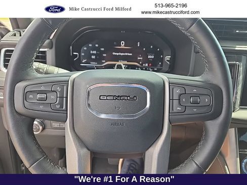 Used 2024 GMC Yukon Denali w/ Advanced Technology Package AWD/4WD image 7