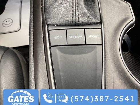 Used 2024 Toyota Camry SE image 29