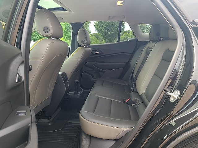 Used 2025 Chevrolet Trax ACTIV w/ Sunroof Package FWD image 25