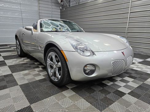 Used 2007 Pontiac Solstice Convertible w/ Premium Package RWD image 5