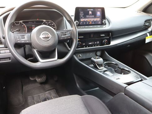 Used 2023 Nissan Rogue SV FWD image 4