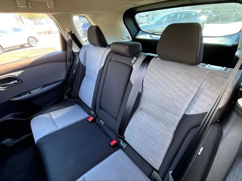 Certified 2022 Nissan Rogue SV image 18