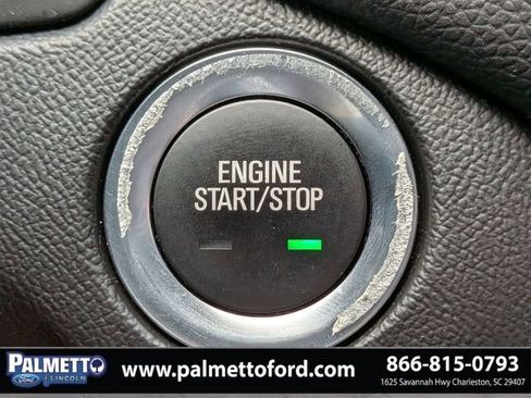 Used 2021 Chevrolet Equinox LT FWD image 28
