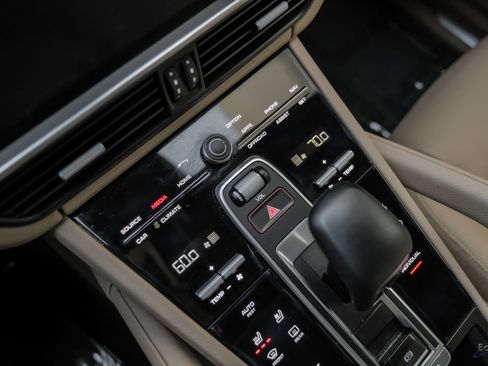 Used 2019 Porsche Cayenne AWD/4WD image 44
