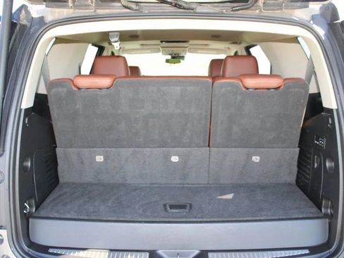 Used 2018 Cadillac Escalade Premium Luxury image 36