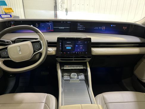 Used 2024 Lincoln Nautilus Premier w/ Equipment Group 102A image 13