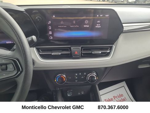 Certified 2025 Chevrolet TrailBlazer LS w/ LS Convenience Package FWD image 22