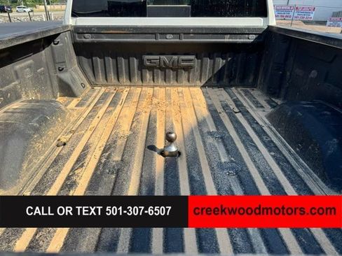 Used 2022 GMC Sierra 2500 SLT w/ SLT Premium Package AWD/4WD image 19