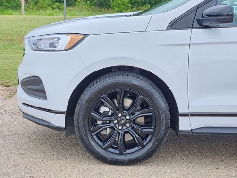 Used 2024 Ford Edge SE w/ Black Appearance Package AWD/4WD image 8