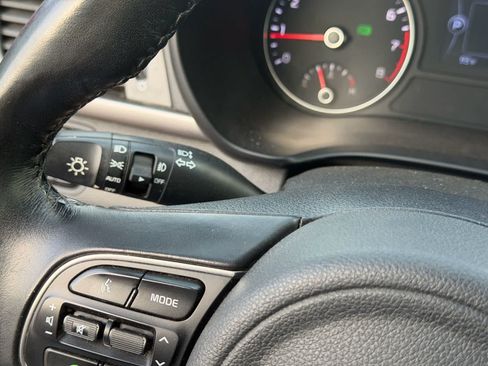 Used 2018 Kia Optima S FWD image 17