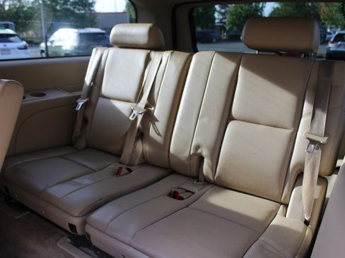 Used 2011 Chevrolet Suburban LTZ image 19