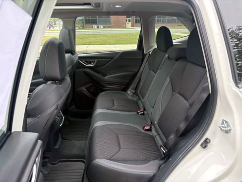 Used 2023 Subaru Forester Premium AWD/4WD image 28