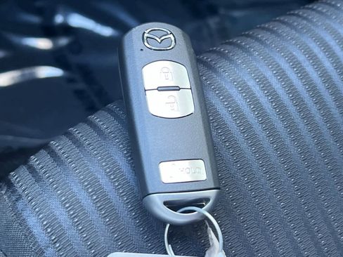 Used 2016 MAZDA MAZDA3 i Touring image 28