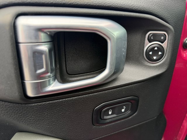 Used 2024 Jeep Gladiator Mojave w/ Convenience Group AWD/4WD image 15