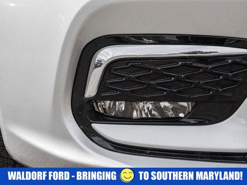 Used 2024 Chrysler Pacifica Touring-L image 15