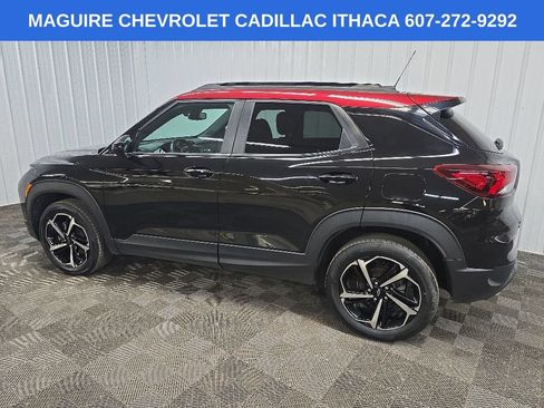Used 2022 Chevrolet TrailBlazer RS w/ Technology Package AWD/4WD image 4