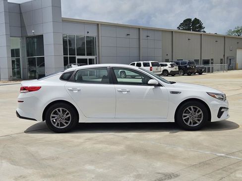 Used 2020 Kia Optima LX FWD image 8