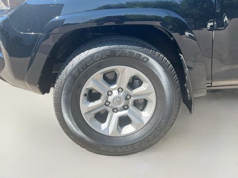 Used 2024 Toyota 4Runner SR5 Premium w/ Moonroof Package RWD image 31
