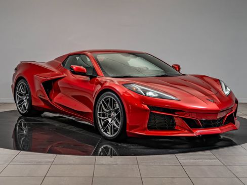 Used 2025 Chevrolet Corvette Z06 w/ Stealth Interior Trim Package RWD image 4
