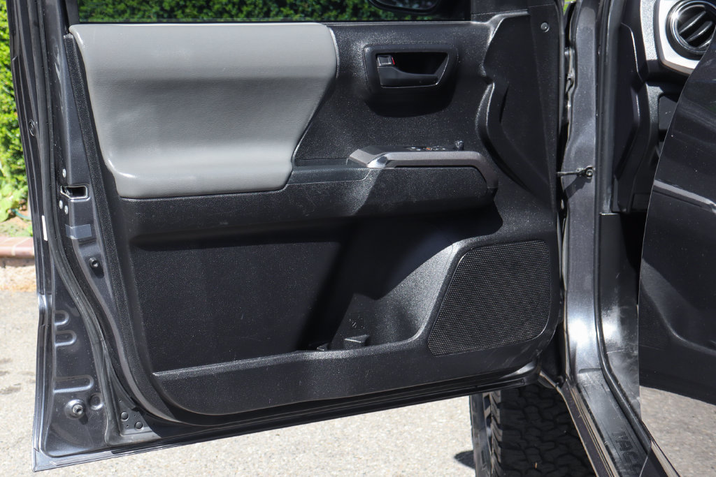 Used 2022 Toyota Tacoma SR5 AWD/4WD image 18