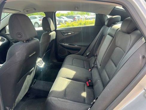 Used 2017 Chevrolet Malibu LT w/ Driver Confidence Package FWD image 14