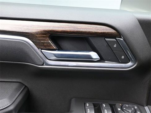 Used 2025 GMC Sierra 1500 Elevation image 9