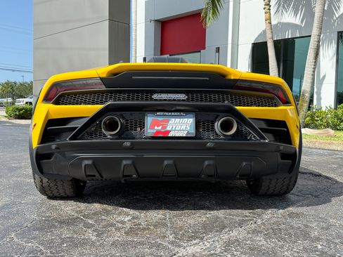 Used 2023 Lamborghini Huracan Sterrato AWD/4WD image 11