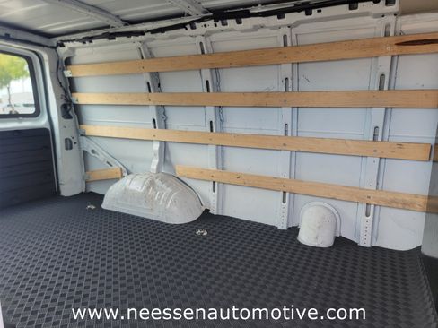 Used 2023 Chevrolet Express 2500 w/ Driver Convenience Package image 12