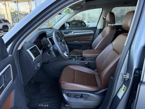Used 2022 Volkswagen Atlas SE image 11