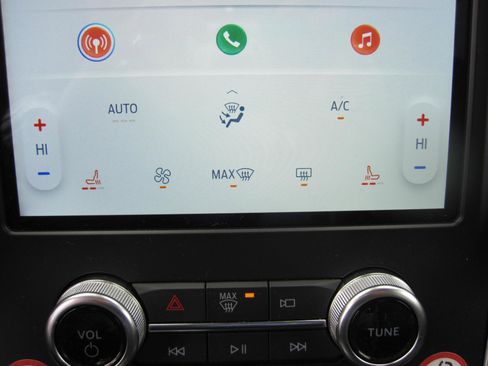 Used 2024 Ford Edge SEL image 16