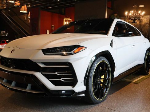 Used 2019 Lamborghini Urus AWD/4WD image 1