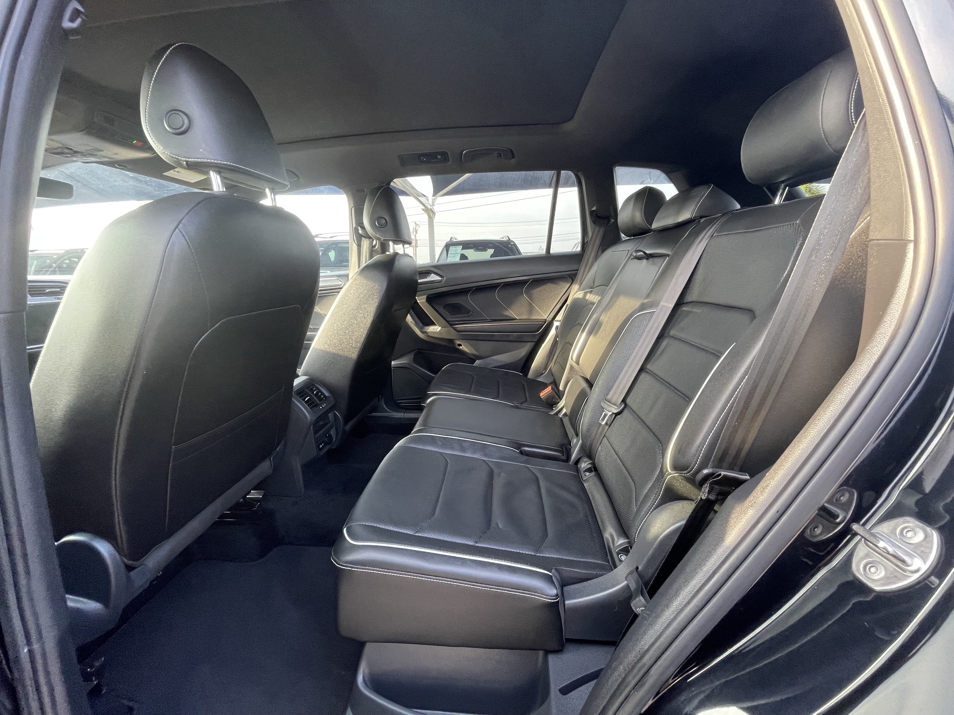 Used 2022 Volkswagen Tiguan SEL R-Line AWD/4WD image 18
