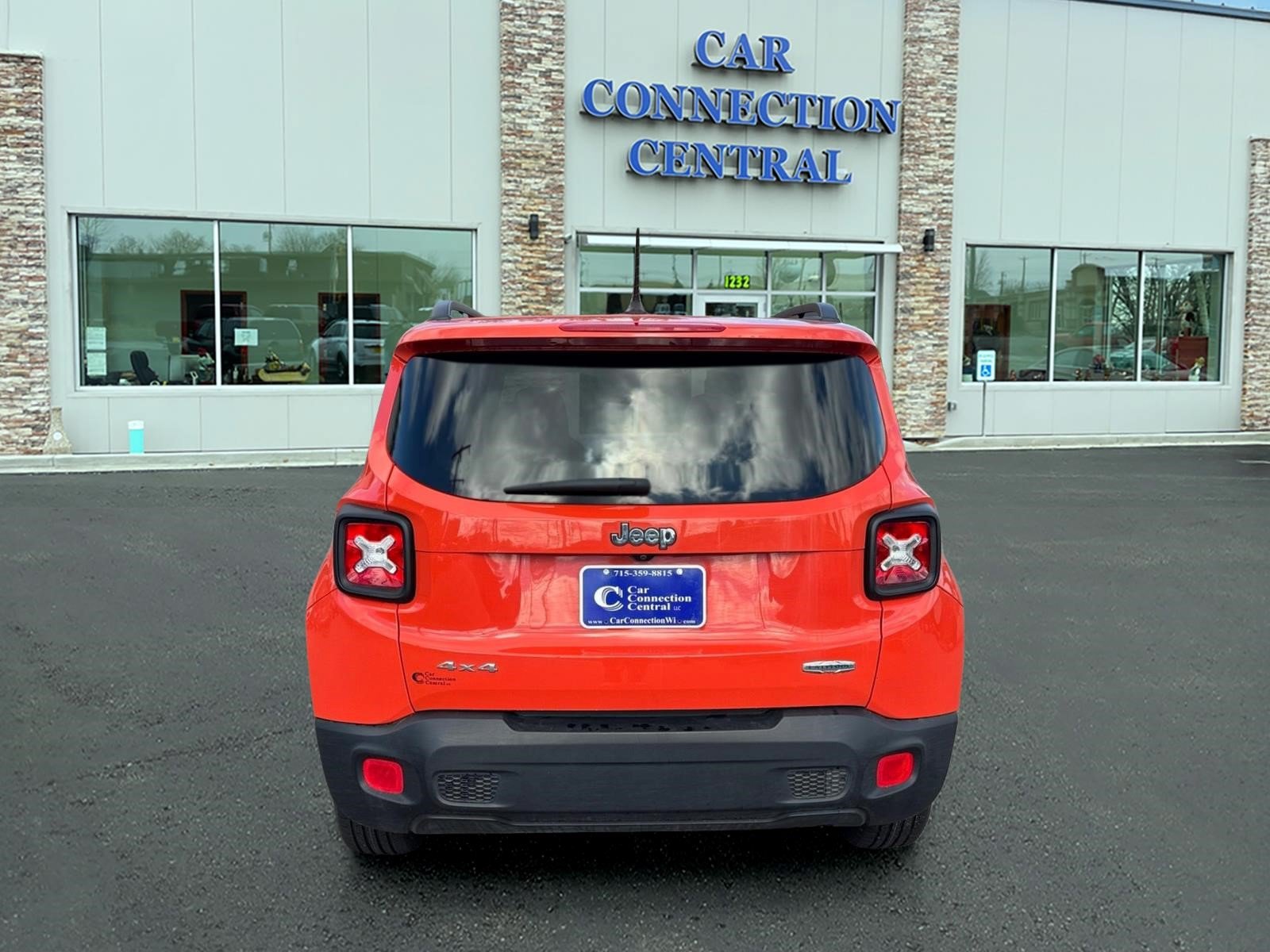 Used 2015 Jeep Renegade Latitude AWD/4WD image 3