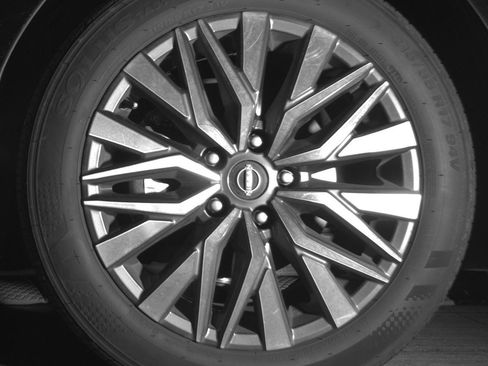 Used 2025 Nissan Altima 2.5 SV FWD image 12