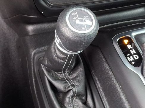 Used 2025 Jeep Wrangler Unlimited Sahara AWD/4WD image 16