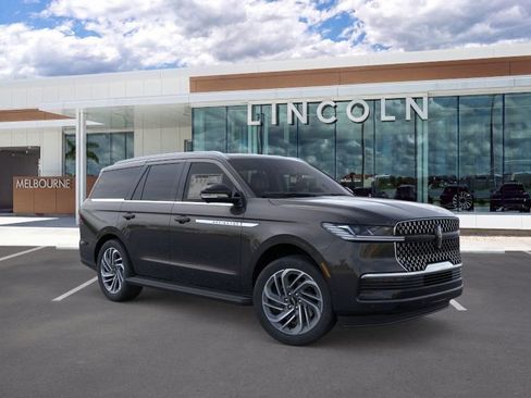 New 2026 Lincoln Navigator Premiere AWD/4WD image 18