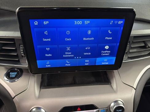 Used 2023 Ford Explorer XLT w/ Equipment Group 202A AWD/4WD image 9