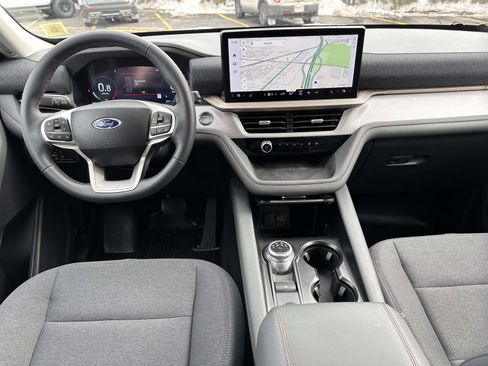 Used 2025 Ford Explorer Active image 17