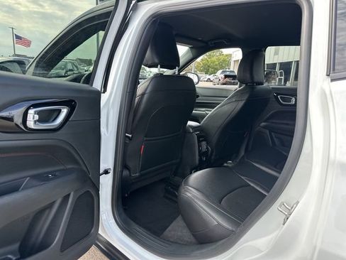 Used 2024 Jeep Compass Trailhawk image 23