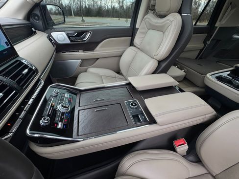 Used 2024 Lincoln Navigator L Reserve image 55