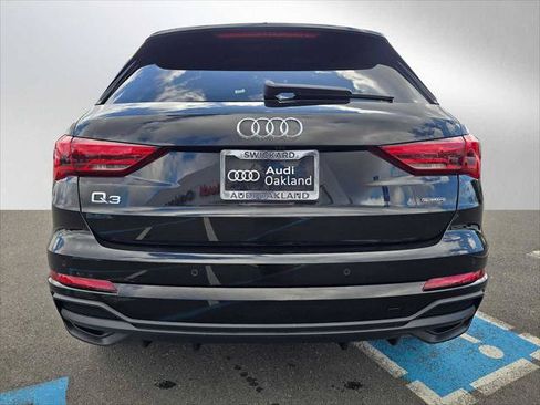 Used 2025 Audi Q3 2.0T Premium w/ Black Optic Sport Package AWD/4WD image 4