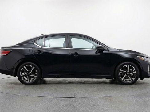 Used 2025 Nissan Sentra SV FWD image 11