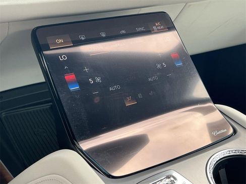 New 2026 Cadillac Vistiq Sport image 21