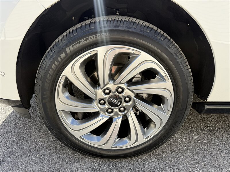 Used 2024 Lincoln Navigator Reserve AWD/4WD image 44