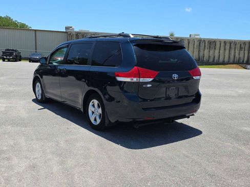 Used 2012 Toyota Sienna LE FWD image 6