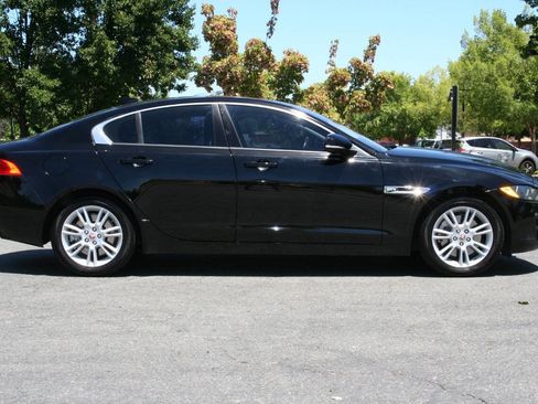 Used 2017 Jaguar XE Premium AWD/4WD image 4