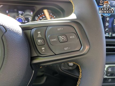 Used 2024 Jeep Gladiator Mojave AWD/4WD image 18