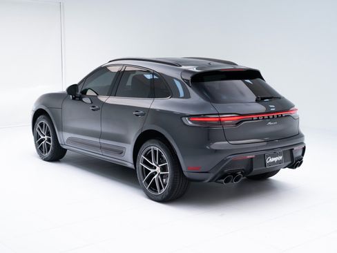 Certified 2026 Porsche Macan AWD/4WD image 3