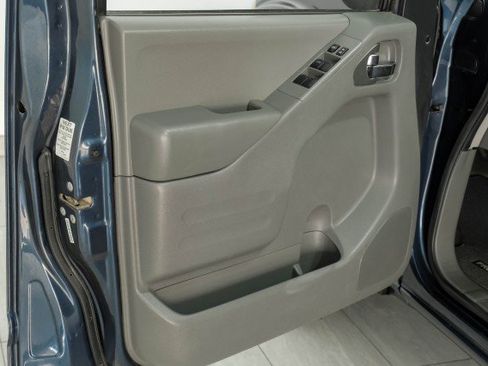 Used 2016 Nissan Frontier SV image 37