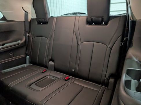 Used 2025 INFINITI QX60 Luxe AWD/4WD image 11